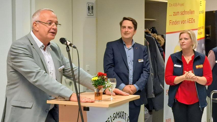 Landesvorsitzender Thomas Elvers (li.) und RV-Vorsitzender Frank Ziegler bei der Begrüßung. Fotos: Annette Peters